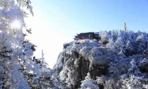 你见过雪后的峨眉山吗？简直像人间仙境