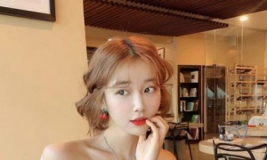 难以舍弃的心水装扮 是一字肩勾勒出的性感曲线