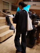 在充满随机的异国生活里，留子们到底该穿点啥？